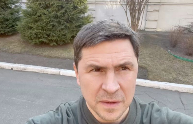 Михаил Подоляк: «Я бы просил всех «экспертов», которые, сидя неизвестно где, рассказывают о том, как воевать и вести переговоры… взять паузу»