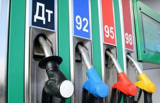 С сегодняшнего дня бензин в Украине подешевеет на 7 грн, дизтопливо – на 5 грн