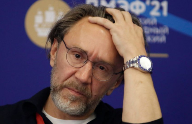 Русским и собакам входа нет: Шнурова уволили за новую песню