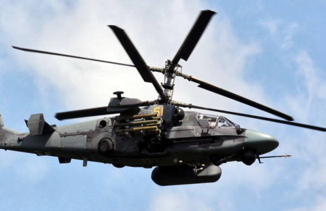 Точное попадание: под Киевом подбили российский вертолет Ка-52