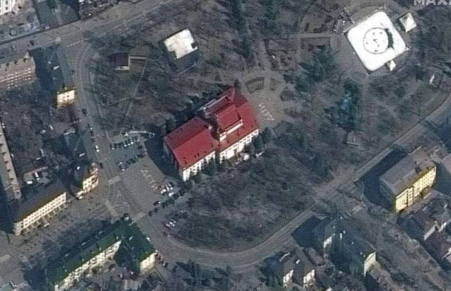 З-під завалів драмтеатру в Маріуполі врятували понад 130 людей, — Зеленський