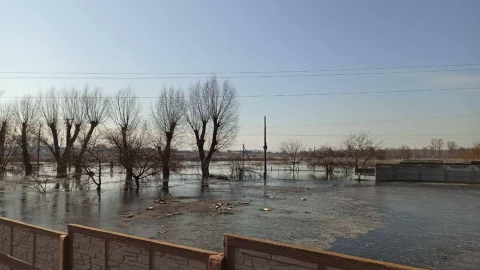 На Київщині захоплене окупантами село під загрозою затоплення: фото