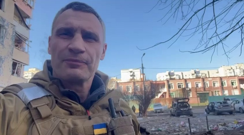 У Святошинському районі Києва сталася пожежа через уламки снаряда, — Кличко