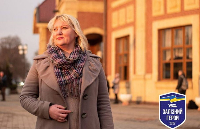 «Залізні герої»: на Закарпатті виконуюча обов’язки начальника вокзалу допомагає тисячам українцям