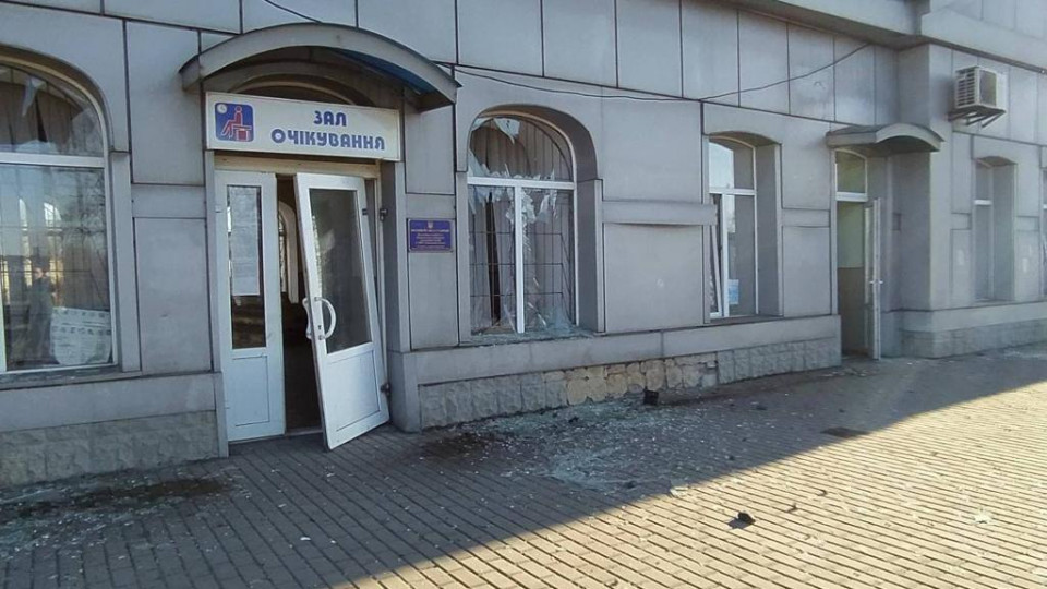 На Донеччині обстріляли залізничну станцію: фото