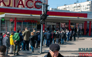 В Харькове обстреляли очередь людей за «гуманитаркой»: есть жертвы