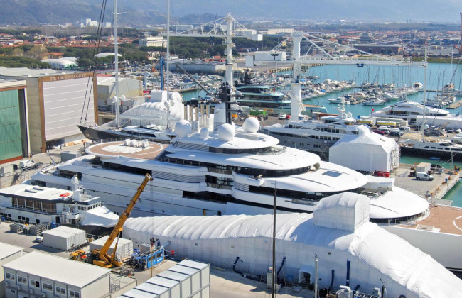 Экипаж яхты «Шахерезада», которая может принадлежать Путину, внезапно покинул свое рабочее место, — The New York Times