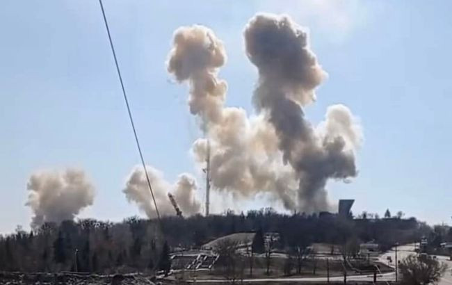 В Ізюмі окупанти знищили телевежу: фото