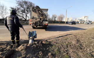 Появилось видео попадания снаряда в толпу людей в Харькове
