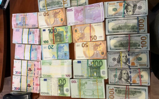 На Закарпатті затримали двох харків’ян, які з грошима та золотом намагалися дістатися Румунії