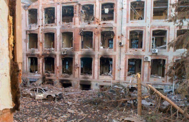 Появились фото уничтоженного корпуса Харьковского национального университета имени Каразина