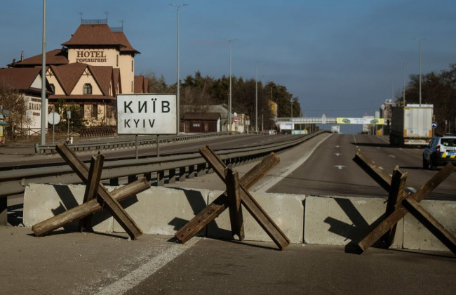 Говорити про відмову росіян від штурму Києва ще зарано, — МВС