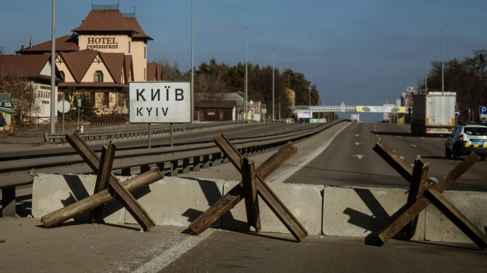 Говорити про відмову росіян від штурму Києва ще зарано, — МВС