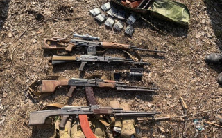 Українські військові знищили чеченців із росгвардії і захопили БТР та зброю: фото