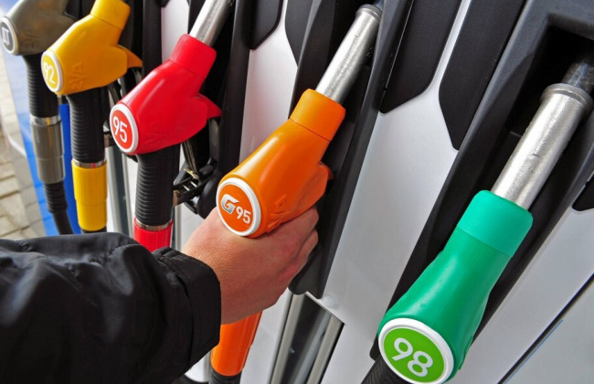 Денис Шмыгаль: «Премиальное» горючее не должно быть дороже обычного более, чем на 5%