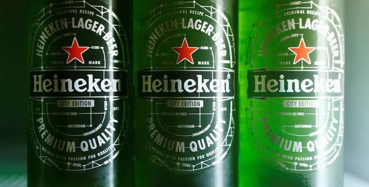 Heineken полностью уходит из рынка РФ: компания продает все заводы