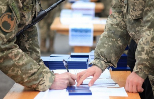 У «Слузі народу» пропонують Раді зняти вікові обмеження перебування на військовій службі під час війни
