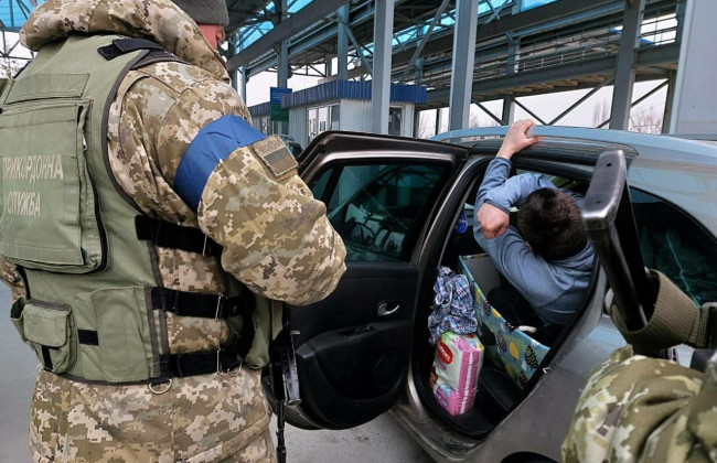 До 10 лет лишения свободы за незаконный выезд за границу: Верховная Рада рассмотрит законопроект