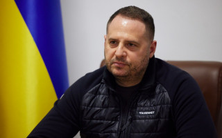 Єрмак закликав Канаду дати Україні більше зброї