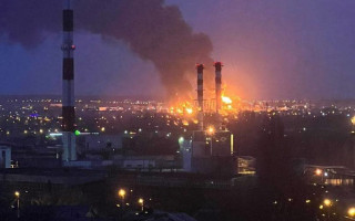 В Белгороде вспыхнул мощный пожар на нефтебазе: фото и видео