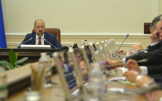 Денис Шмигаль: Ми починаємо приймати заявки від бізнесу, який бере на роботу внутрішньо переміщених осіб