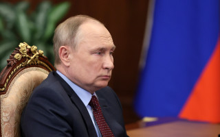 Путин ездит с командой врачей и принимает ванны из экстракта рогов оленей, — расследование