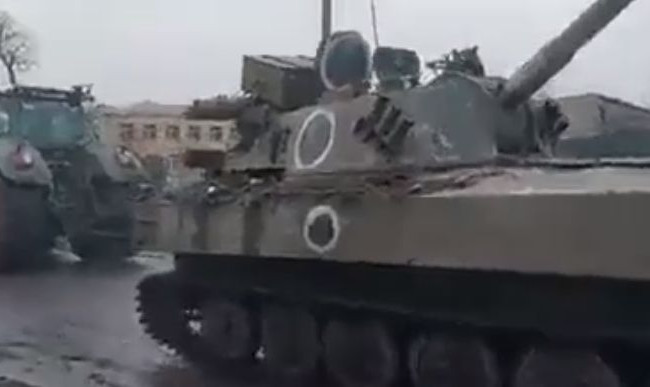 Оккупанты продолжают вооружать ВСУ: на этот раз захватили редкий образец САУ, видео