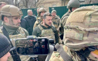 Зеленский посетил освобожденную Бучу: фото и видео