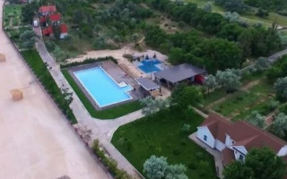 Оккупанты разграбили дачу Зеленского – СМИ