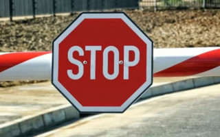 Автосполучення Європи з Росією та Білоруссю та всі транспортні перевезення стануть неможливими