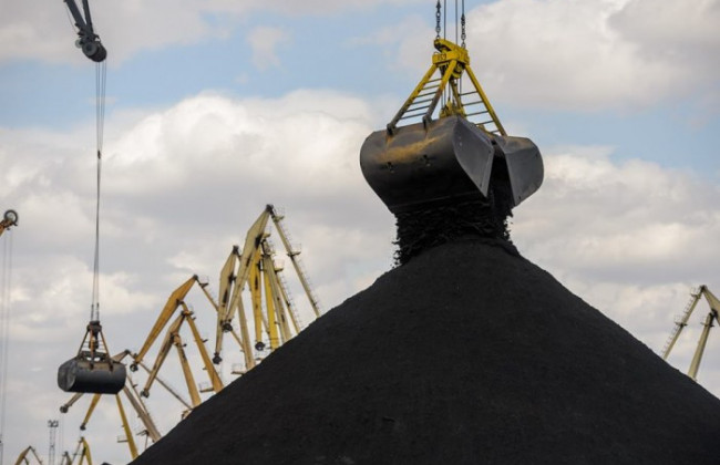 ЕС ограничил импорт угля из РФ и запрещает вход российским кораблям в порты Евросоюза
