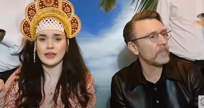 Шнуров выпустил клип с критикой российской элиты: видео