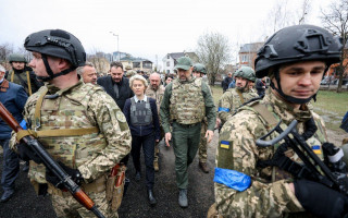 Жозеп Боррель, Урсула фон дер Ляєн та прем'єр Словаччини Едуард Геґеру відвідали Бучу: фото