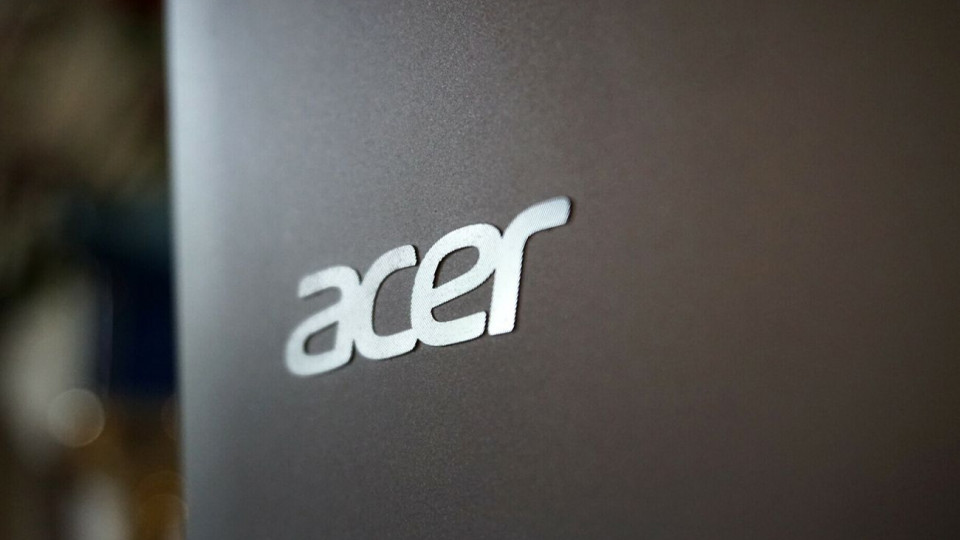 Компании Acer и Komatsu выходят с рынка РФ