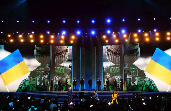 Grammy-2022: Мика Ньютон и Джон Ледженд спели вместе в поддержку Украины, видео