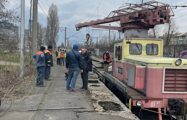 Укрзалізниця взялася за реінкарнацію кільцевої електрички: станція «Русанівка» не працювала з 2011 року