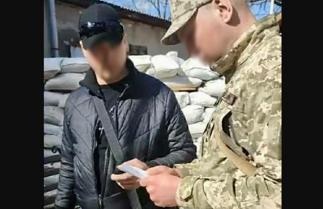 Водій, який у Коломиї на повну гучність слухав музику, отримав повістку від військкомату