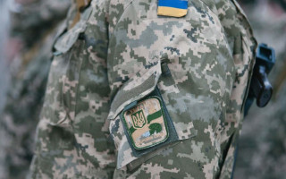 Кабмін затвердив Порядок направлення за кордон на лікування захисників та захисниць України