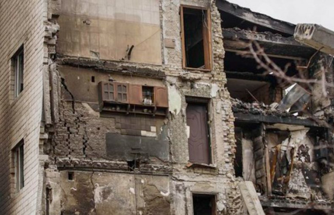 Фото із шафкою як символ незламності українців серед жахіть війни