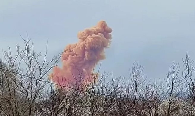 Як горіла азотна кислота у Рубіжному після ворожого обстрілу: відео з дрону