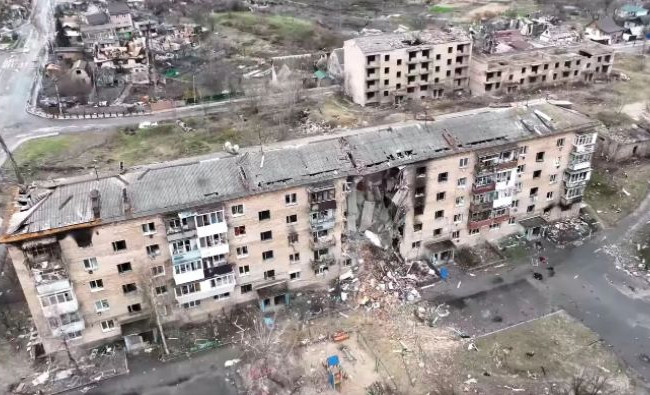 Показали еще один разрушенный оккупантами поселок под Киевом, видео