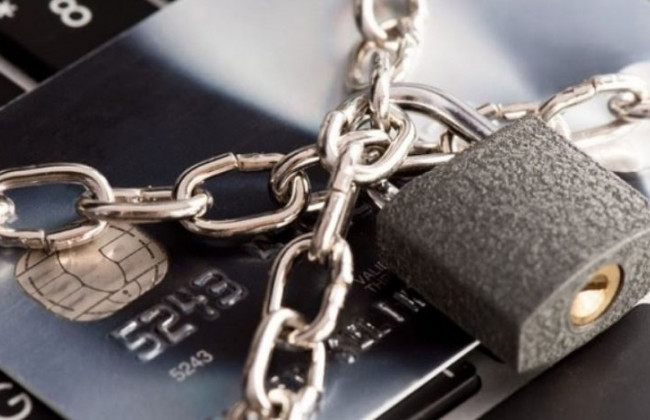 В якому випадку банк може обмежити видаткові операції з рахунку клієнта