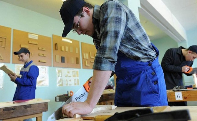 Раді пропонують звільнити від призову за мобілізацією учнів та викладачів ПТУ