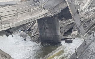 Из Ирпеня и Бучи в Киев открыт насыпной мост, видео