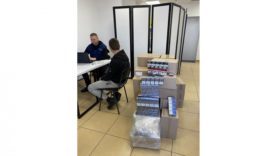 Сотрудникам Бюро экономической безопасности удалось пресечь продажу сигарет на сумму больше 100 тысяч грн