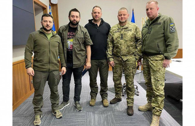 Ми працюємо над санкційною моделлю, яка дозволить зупинити Росію, знищити її економічно, — Єрмак