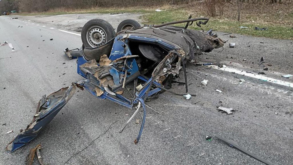 На трассе Чернигов — Киев на мине подорвался автомобиль