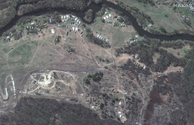 Оккупанты стягивают технику в Белгородской области к востоку Украины: спутниковые снимки