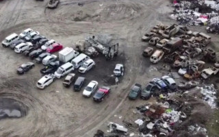 В Буче появилось кладбище автомобилей: видео
