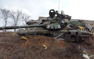 Вночі танки окупантів горять ще краще: відео знищення ворожої техніки